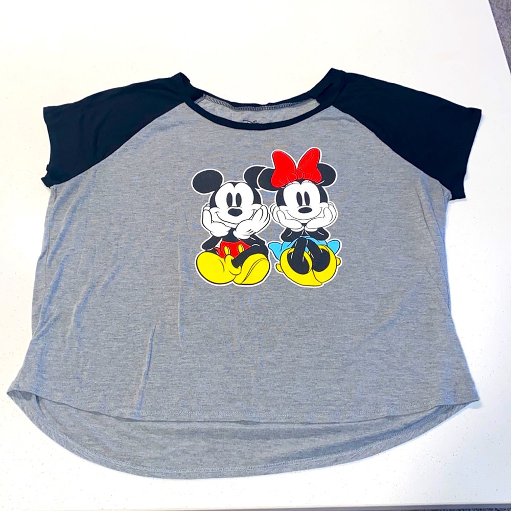 🛍️ Disney Crop Top